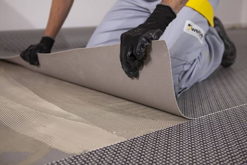 Installation de revêtement souple pour terrasse extérieure à Montpellier