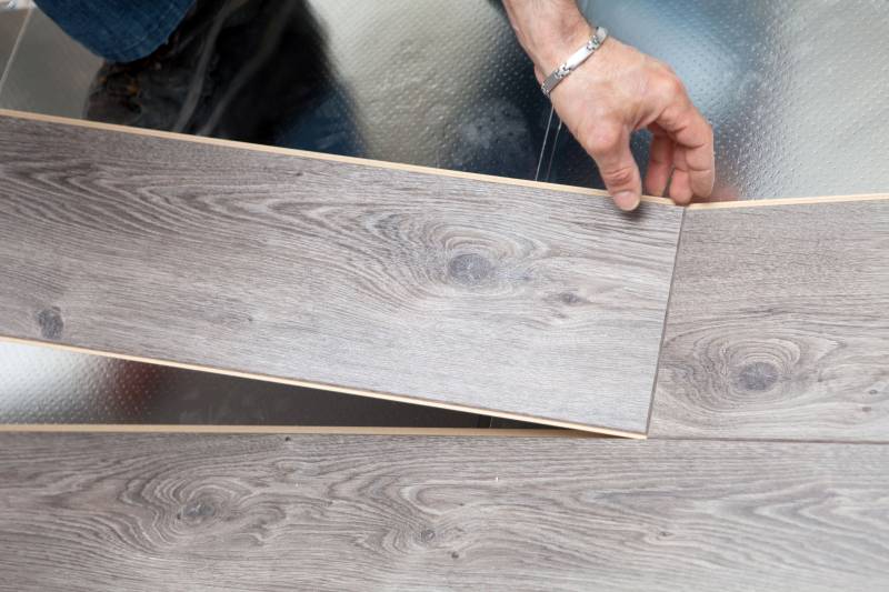 Pose de parquet stratifié par un spécialiste à Montpellier